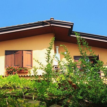 Mansarda Fiorita Acomodação com café da manhã Abatemarco Exterior foto