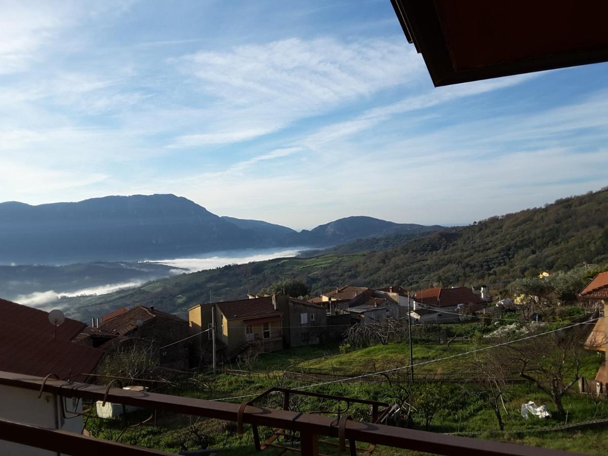 Mansarda Fiorita Acomodação com café da manhã Abatemarco Quarto foto